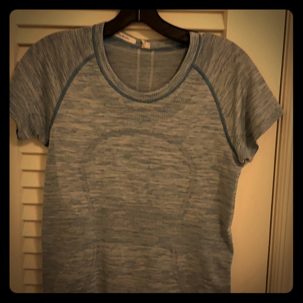 LuLu Lemon Short Sleeve Swiftly Size 8